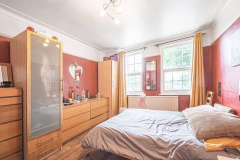 2 bedroom flat for sale - High Road, North Finchley, London, N12