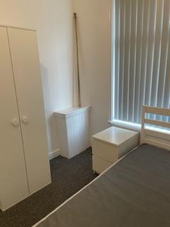 3 bedroom house share to rent, Mackenzie Road, Salford M7
