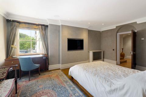2 bedroom mews for sale, Wilton Mews, London, SW1X