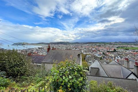 2 bedroom end of terrace house for sale, Cwlach Road, Llandudno, Conwy, LL30