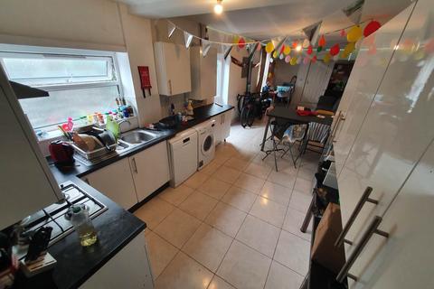 10 bedroom house to rent - Ruthin Gardens, Cathays,