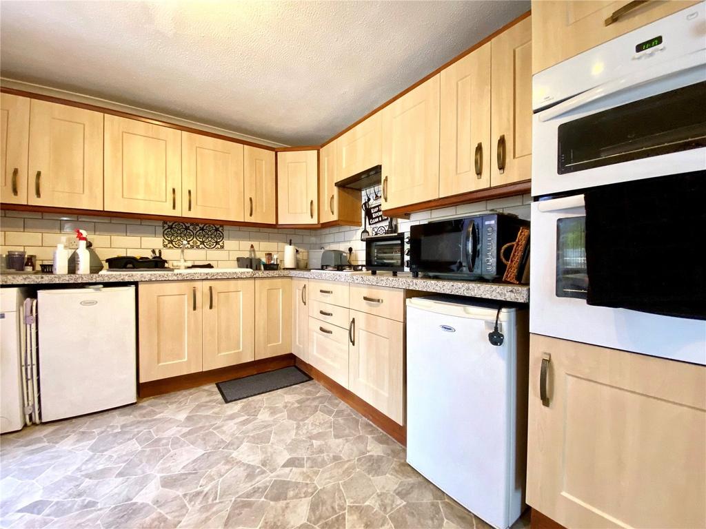 Hadley Park Road, Leegomery, Telford, Shropshire, TF1 3 bed detached house for sale £284,000