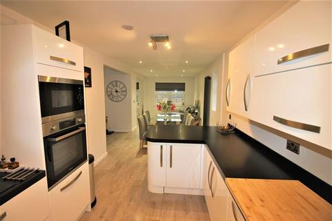 4 bedroom townhouse for sale - Middlewood Drive, Sheffield, S6 1TX