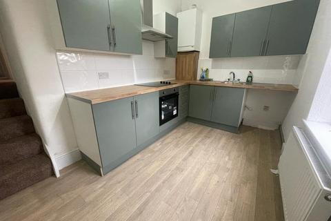3 bedroom flat to rent, Sylvan Avenue, Wood Green