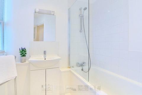 1 bedroom apartment to rent, Hill Street, London, W1J