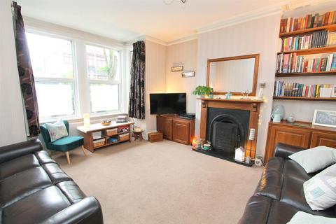 4 bedroom house for sale - Cotswold Road, Sutton SM2