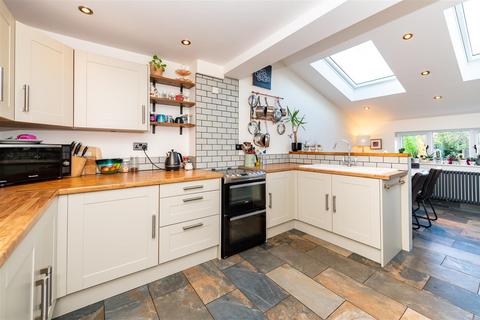3 bedroom semi-detached house for sale - Stonebow Road, Drakes Broughton, Pershore