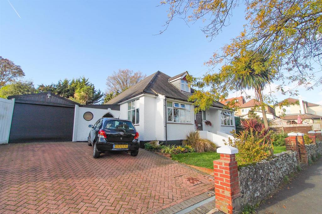 Oxford Road, Carshalton SM5 4 bed detached house for sale £850,000