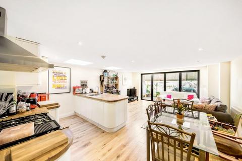 undefined, Ashmere Grove,SW2