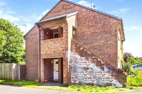 Studio to rent, Hartley Gardens, Tadley, Hampshire, RG26