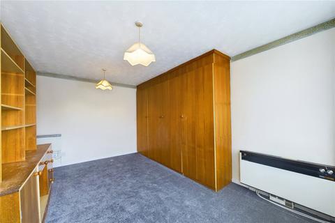 Studio to rent, Hartley Gardens, Tadley, Hampshire, RG26