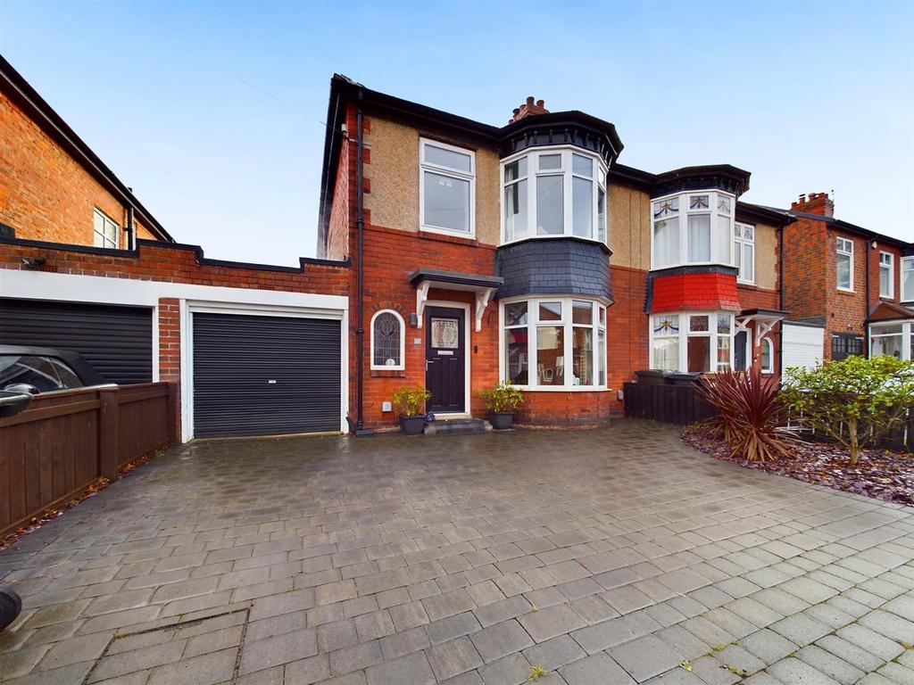 Amble Avenue, Whitley Bay 3 bed semidetached house for sale £450,000