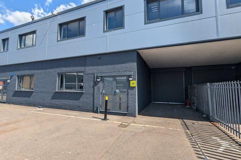 Industrial unit to rent, Unit N, Penfold Industrial Park, Imperial Way, Watford, WD24 4YY