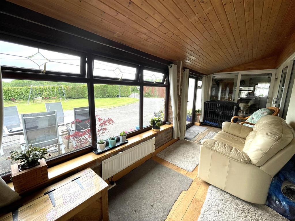 Entrance/Sunroom