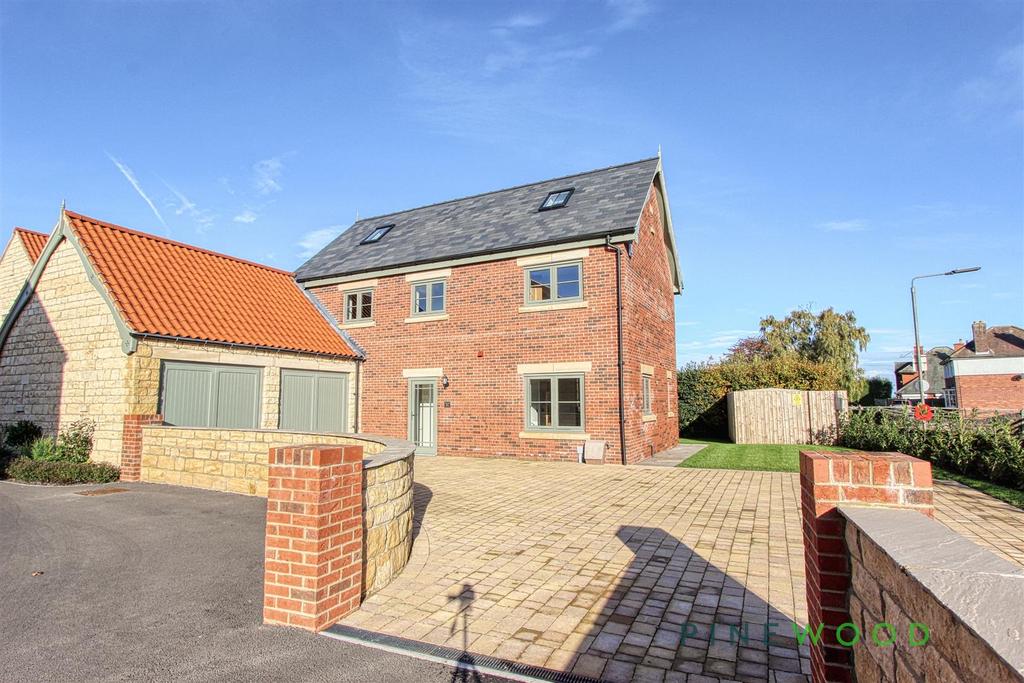 Hall Close, Chesterfield S44 5 bed detached house for sale £685,000