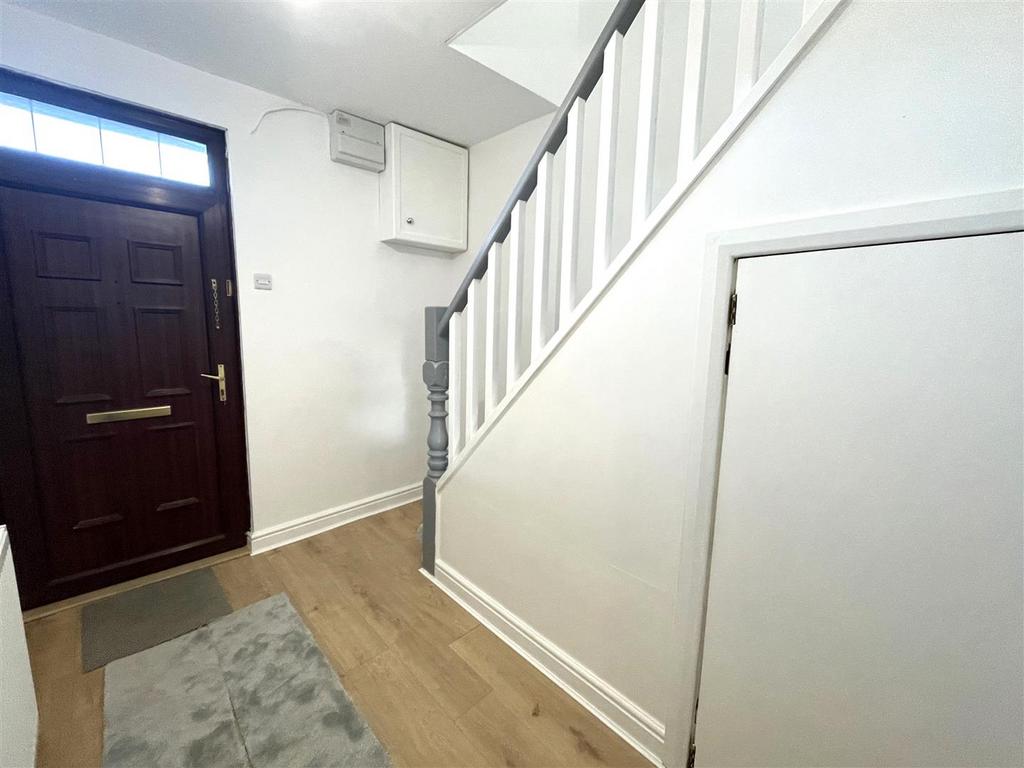 Cross Hands Road, Llanelli SA14 3 bed detached house for sale £210,000