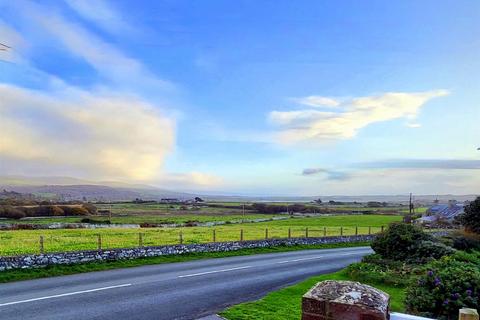 2 bedroom detached bungalow for sale, Llandanwg, Harlech