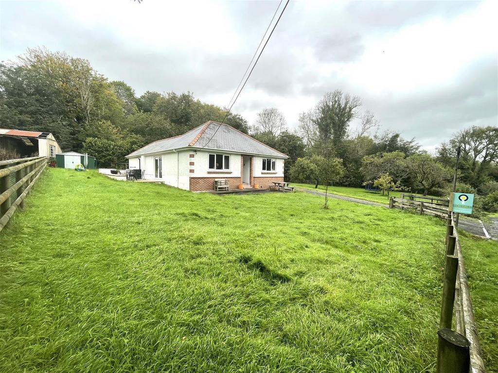 Penygroes Road, Ammanford SA18 3 bed detached bungalow for sale £339,995