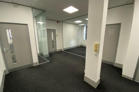 Office to rent, Office 4, 77-79 High Street, Watford, WD17 2DJ