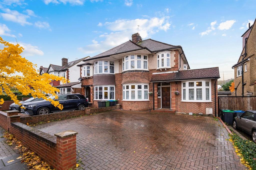 Highdown, Worcester Park 4 bed semidetached house for sale £845,000