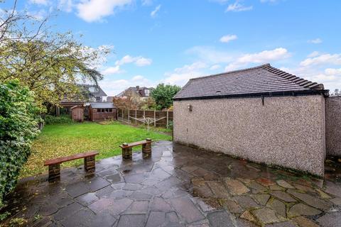 18 Highdown, Worcester Park, KT4 7HZ