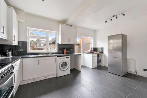 18 Highdown, Worcester Park, KT4 7HZ