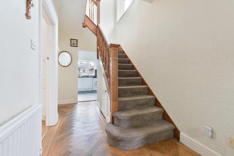 18 Highdown, Worcester Park, KT4 7HZ