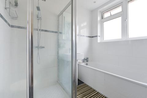 18 Highdown, Worcester Park, KT4 7HZ