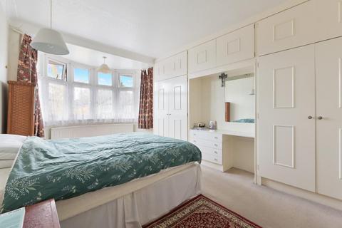 18 Highdown, Worcester Park, KT4 7HZ