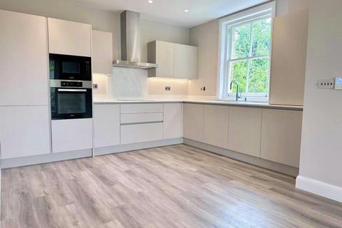 2 bedroom apartment to rent, Camlet Way, Hadley Wood