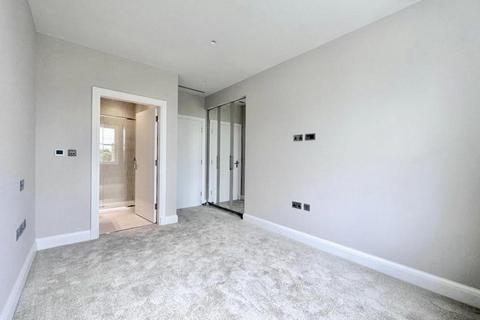 2 bedroom apartment to rent, Camlet Way, Hadley Wood