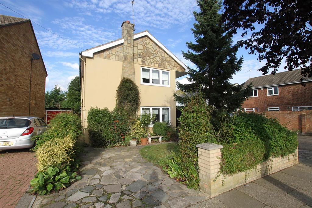 Grove Hill, Leigh On Sea, Essex 4 bed detached house to rent £1,695
