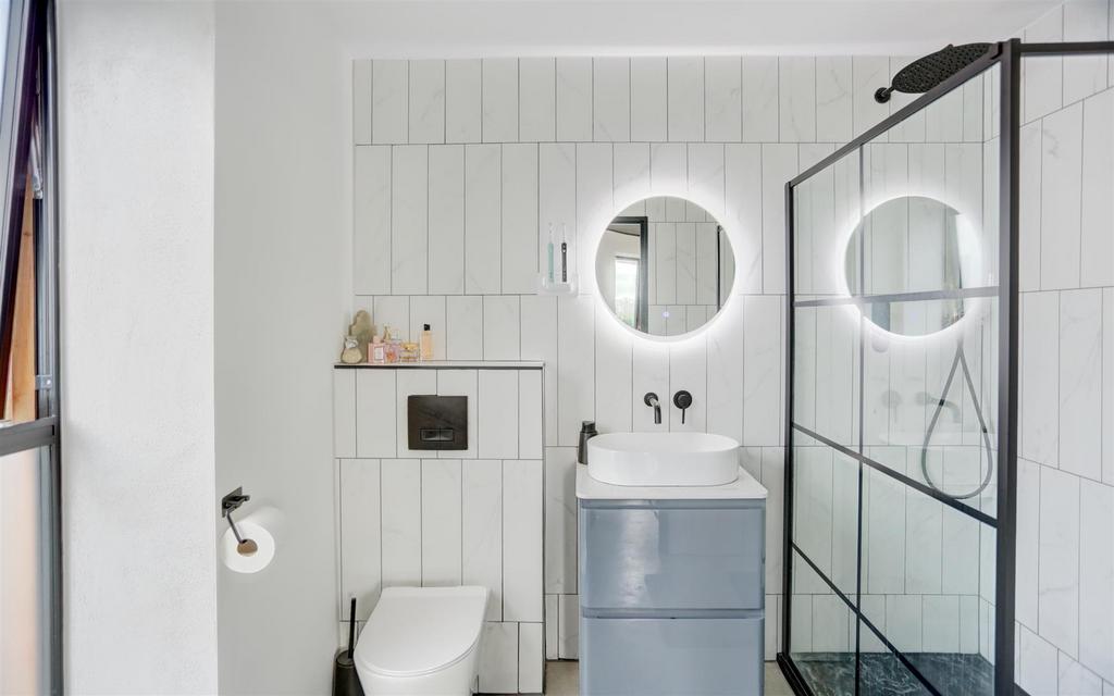 Ensuite.jpg