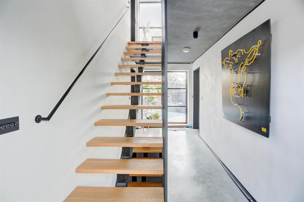 Hallway.jpg