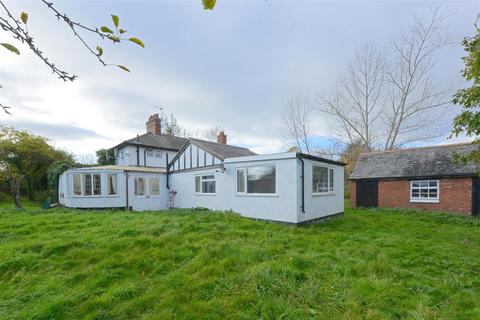 4 bedroom detached house for sale, London Road, Shrewsbury