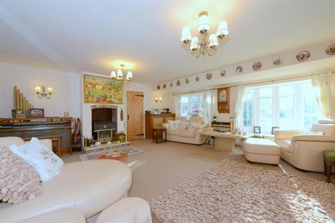 4 bedroom detached house for sale, London Road, Shrewsbury