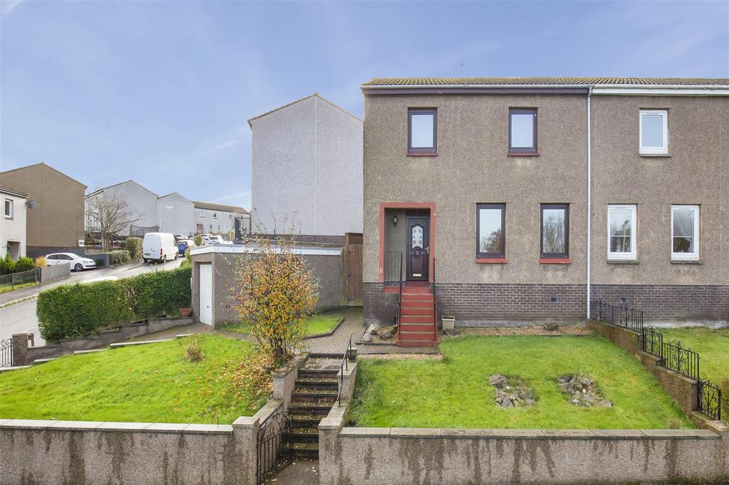8 Boswell Drive, Oakley, KY12 9SB 3 bed semidetached house £120,000