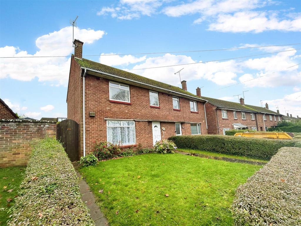 Valley Road, Lillington, Royal Leamington Spa 3 bed semidetached house