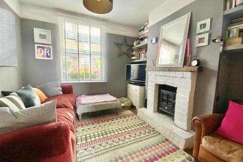 2 bedroom terraced house for sale - Clarence Road, Stony Stratford, Milton Keynes