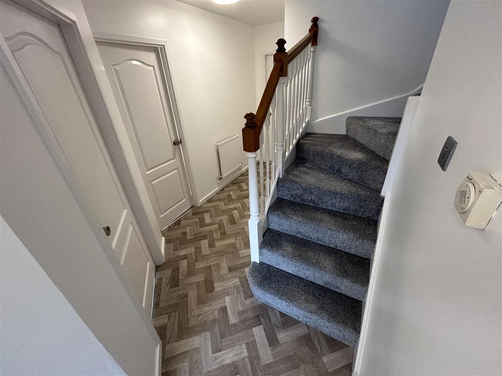 Sutton Park Rise, Kidderminster 4 bed house to rent £1,295 pcm (£299 pw)