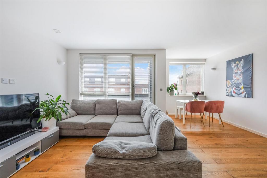 Rosebery House, 57 East Street, Epsom 2 bed flat for sale £390,000