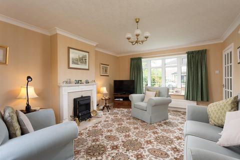 8 Dower Chase, Escrick, York, YO19 6JF