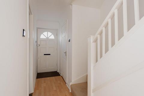 40 Beaconsfield Place, Epsom, KT17 4BD