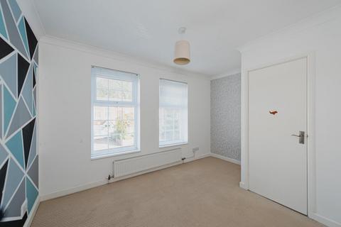 40 Beaconsfield Place, Epsom, KT17 4BD