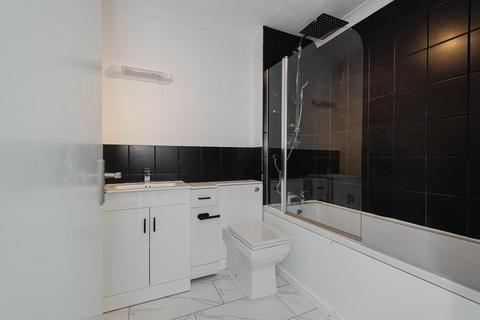 40 Beaconsfield Place, Epsom, KT17 4BD
