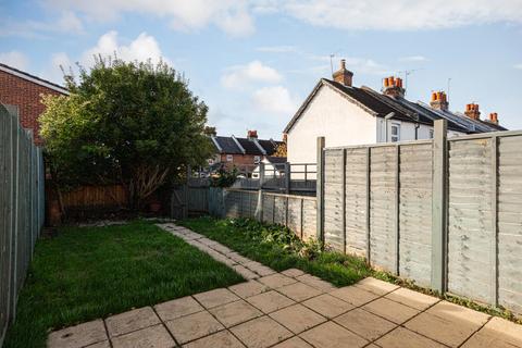 40 Beaconsfield Place, Epsom, KT17 4BD