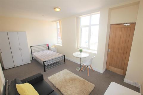 Studio to rent - Charles Street, Leicester, LE1