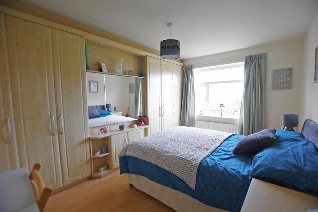Paddock Lane, Halifax 3 bed semidetached house for sale £175,000