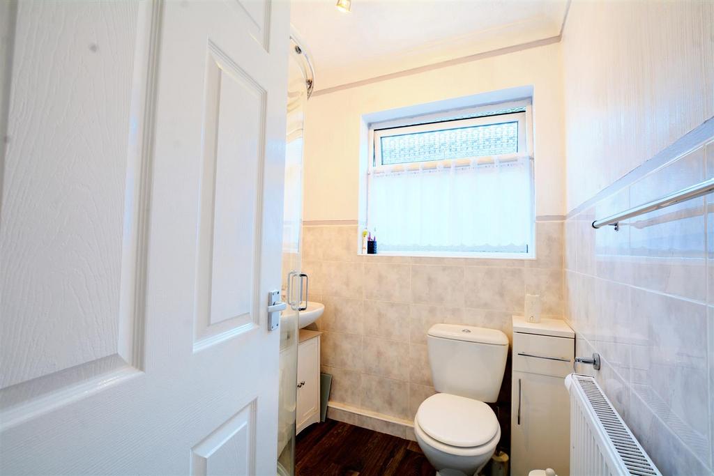DSC 1223bathroom.jpeg