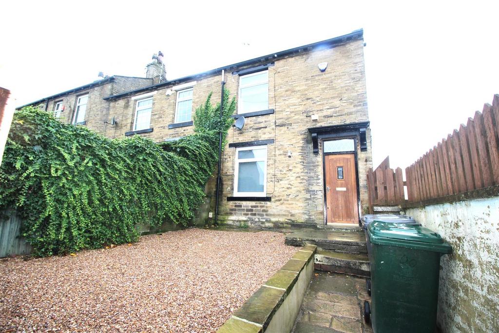 Storr Hill, Bradford BD12 2 bed end of terrace house £650 pcm (£150 pw)